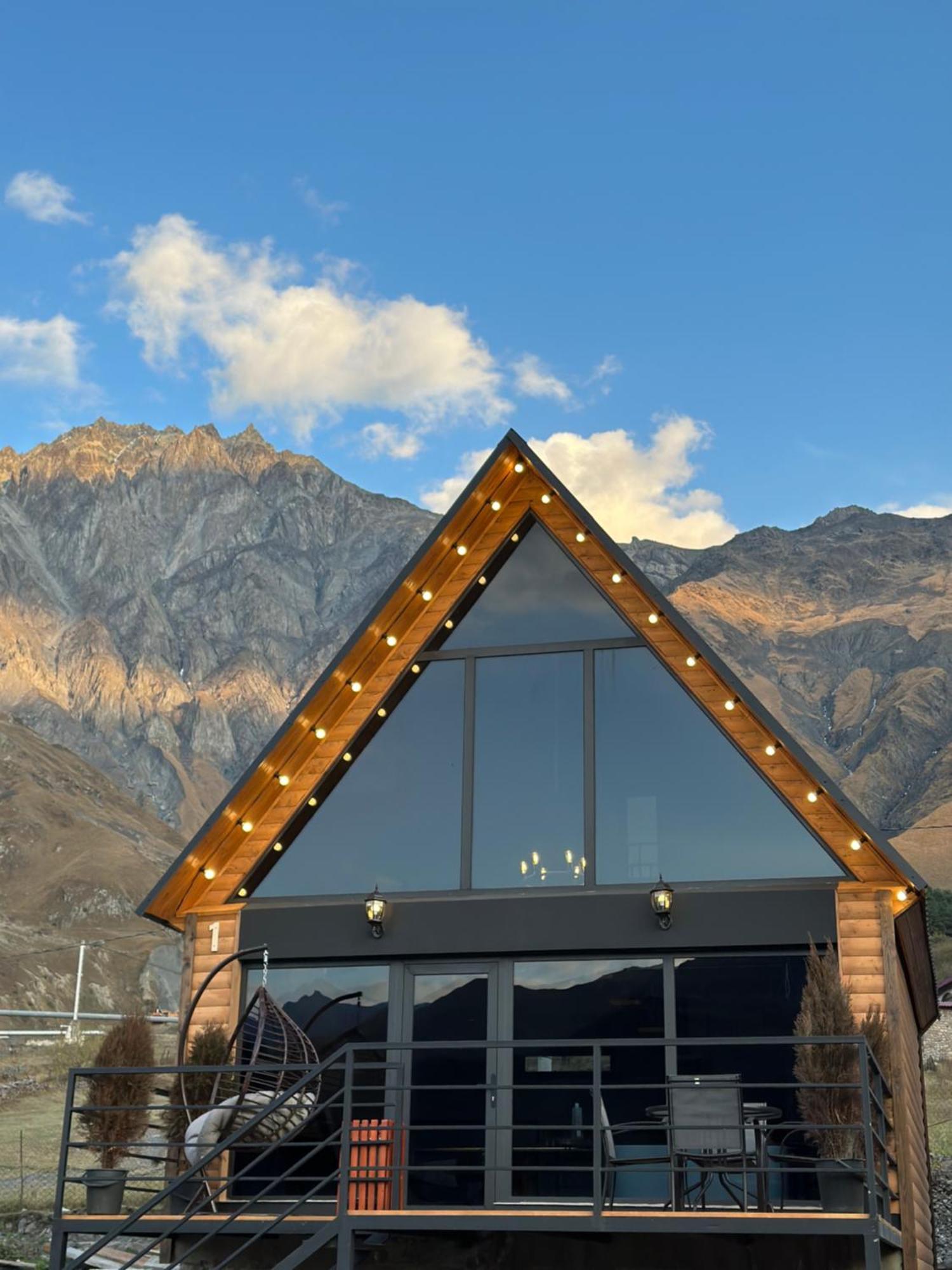 Kazbegi Story Villa Bagian luar foto