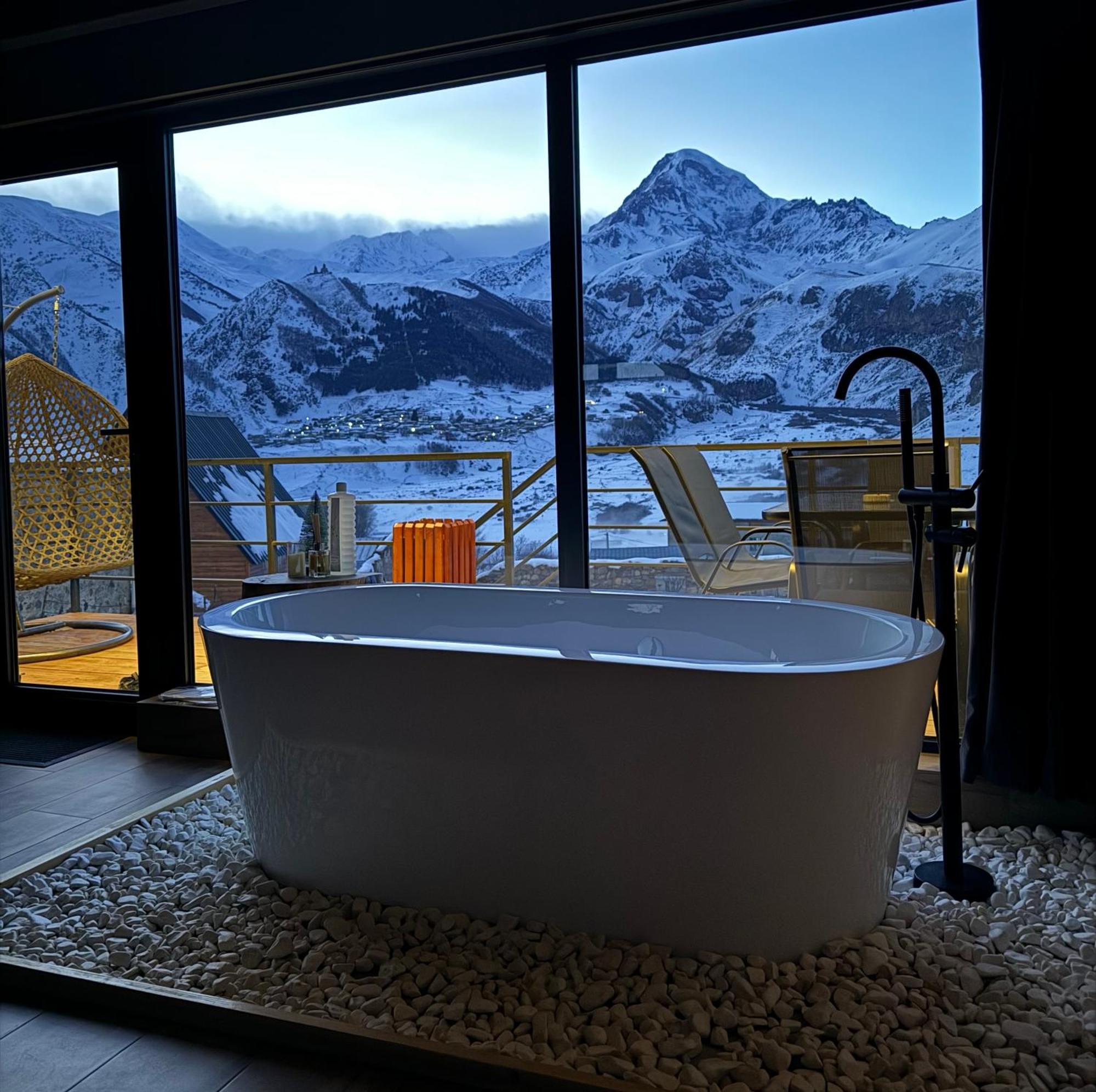 Kazbegi Story Villa Bagian luar foto